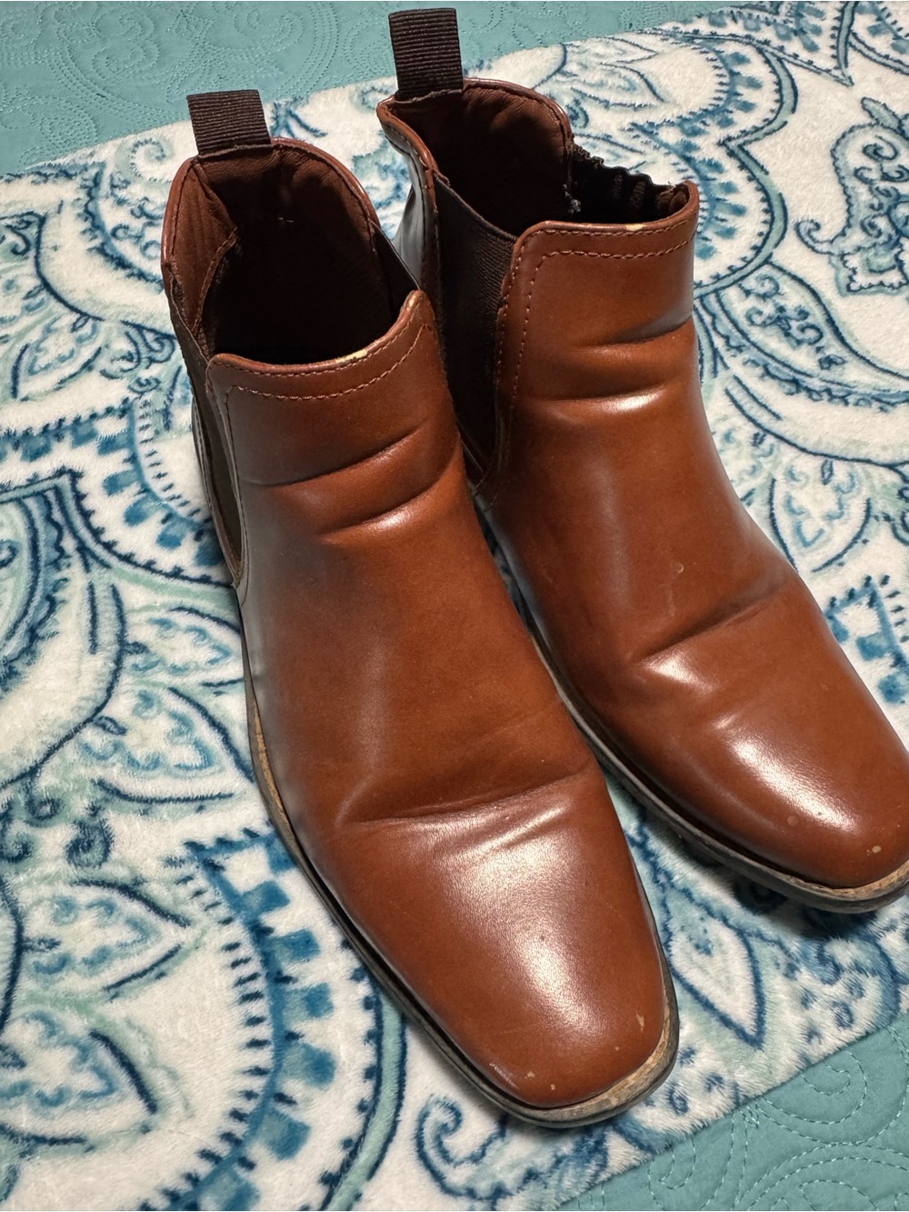 Perry Ellis Men's Chestnut Brown Chukka Boots